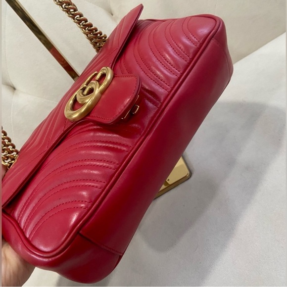 KEEPING- Gucci Red Chevron Quilted Shoulder Bag - Picture 6 of 10